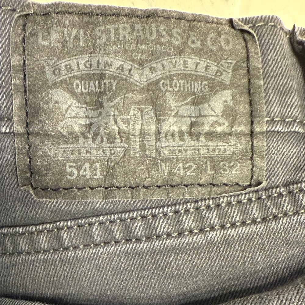 Levi's Charcoal Relaxed Men's Jeans